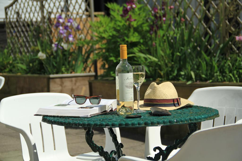 Annandale Arms Hotel 모팟 외부 사진